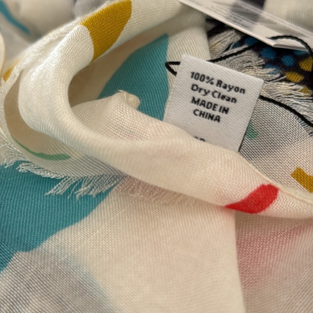 NWT Vera Bradley Soft Fringe Scarf Wrap in Go Fish Pattern - Picture 7 of 7